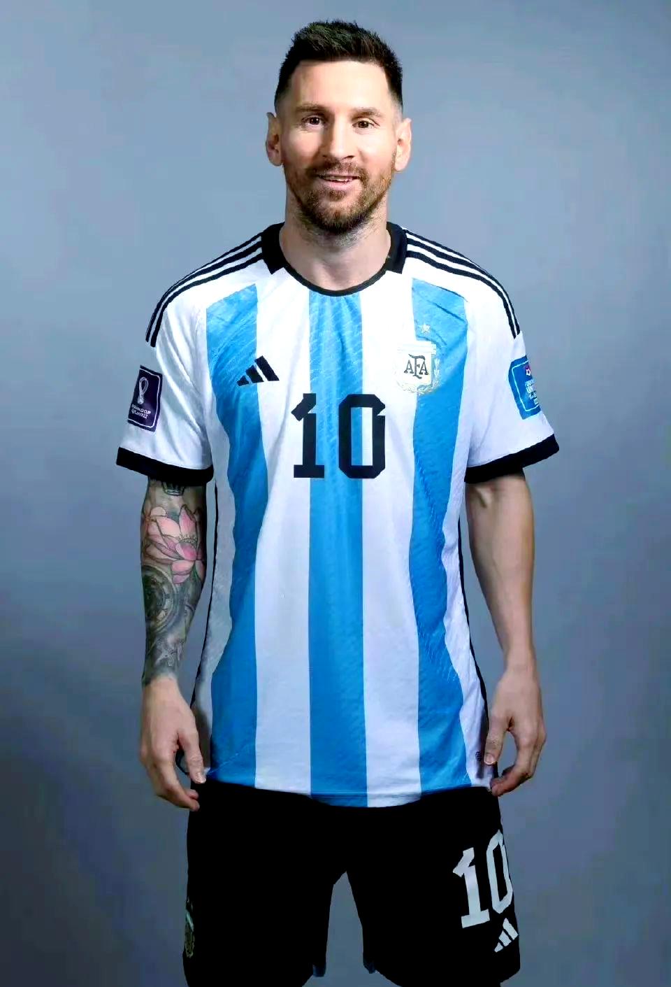 球王对决!梅西vsC罗传奇之战